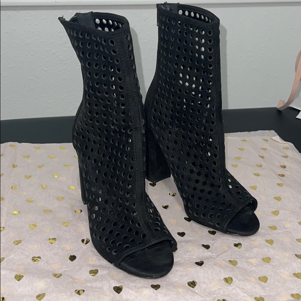 ✨NEW OPEN TOE BLACK BOOTIES✨